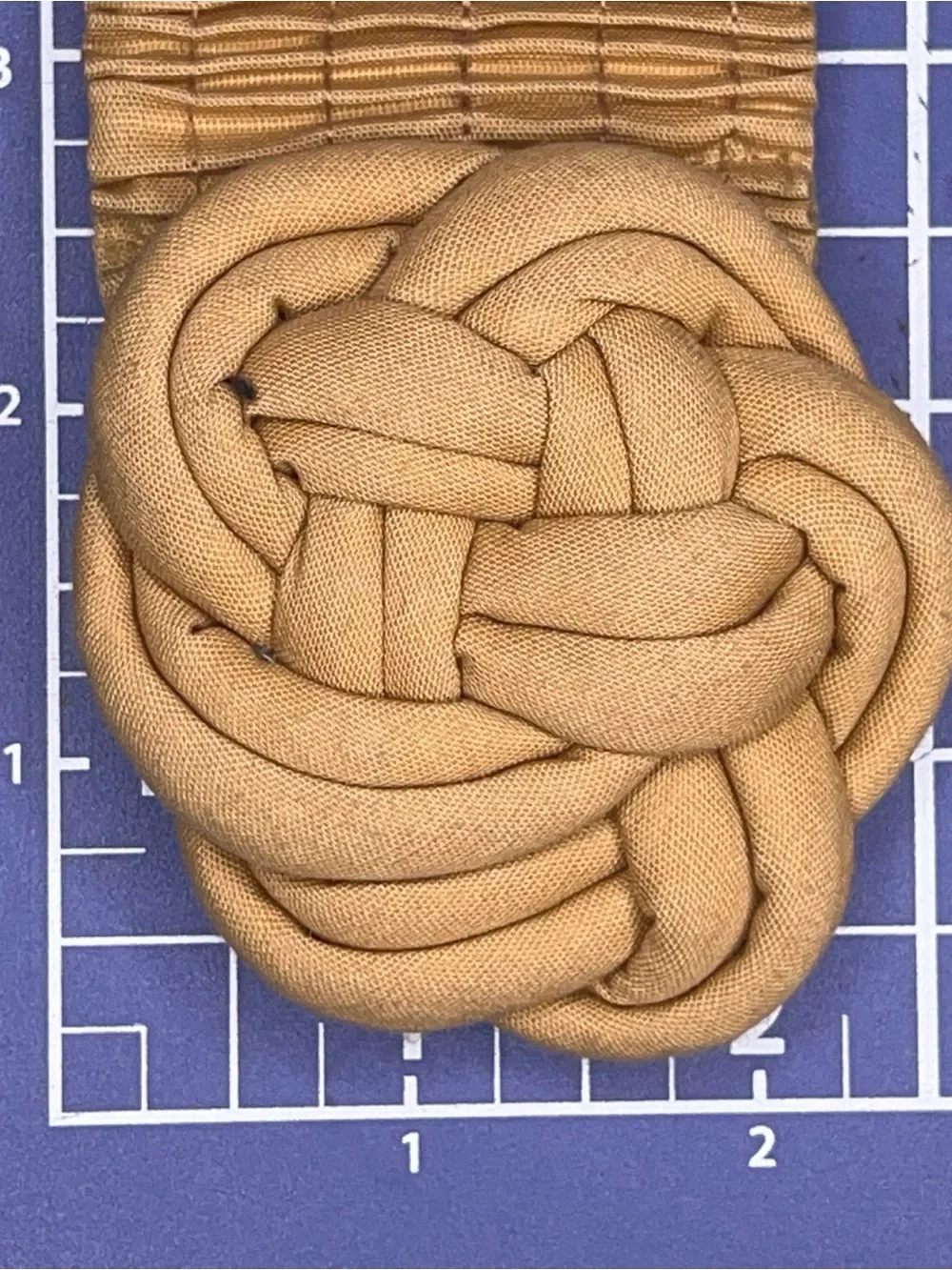 Vintage Nude Beige Stretch Belt 80s Era Womens Knot Buckle Style Accent Medium